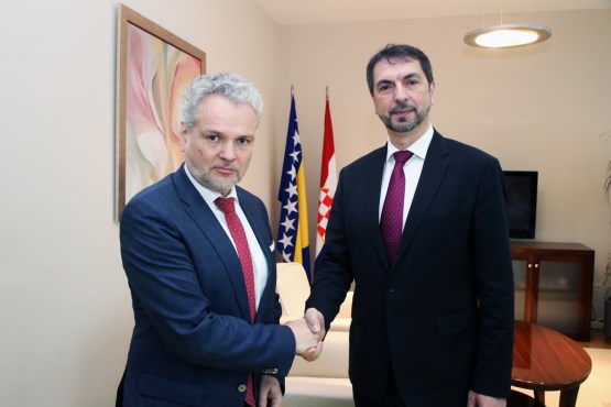 Замјеник предсједавајућег Представничког дома ПСБиХ Маринко Чавара разговарао са шефом Делегације и специјалним представником ЕУ у БиХ